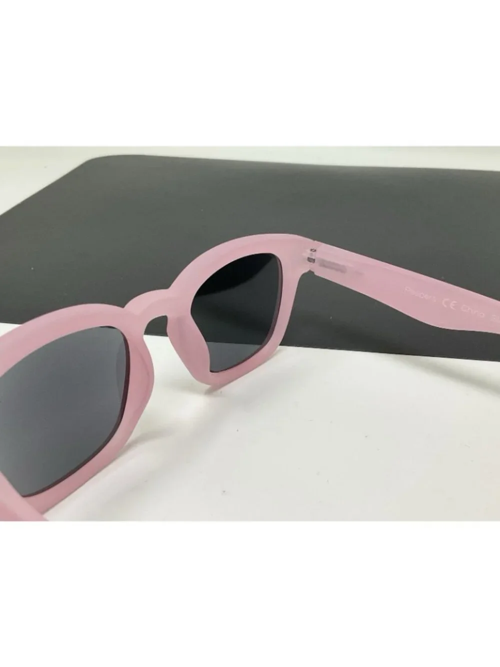 Peepersoceans Away Sun +1.25 Readers Sunglasses Pink